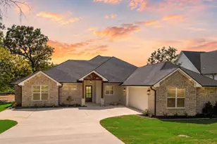 566 Clubhouse Dr, Corsicana, TX 75109 - Photo 1