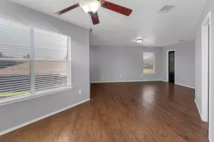 8109 Zephyr Ct, Arlington, TX 76002 - Photo 17