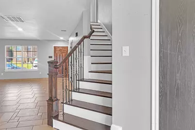 8109 Zephyr Court, Arlington, TX 76002 - Photo 9