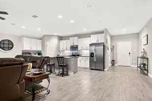 805 Alexandria Ln, Joshua, TX 76058 - Photo 11