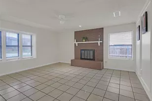 919 Southmoor Dr, Arlington, TX 76010 - Photo 3