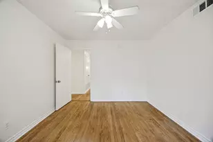 10422 Lake Gardens Dr, Dallas, TX 75218 - Photo 19