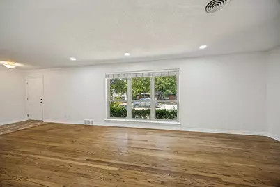 10422 Lake Gardens Drive, Dallas, TX 75218 - Photo 5