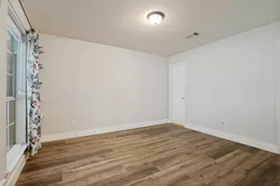 1421 Logan Dr, Lancaster, TX 75146 - Photo 11