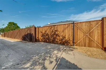 1421 Logan Drive, Lancaster, TX 75146 - Photo 25