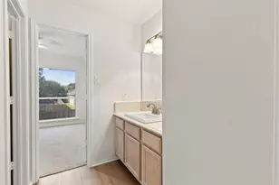 1432 Swan Ct, Lewisville, TX 75077 - Photo 23