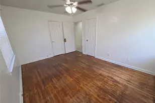 1017 E Spurgeon St, Fort Worth, TX 76115 - Photo 7
