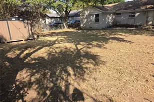 1017 E Spurgeon St, Fort Worth, TX 76115 - Photo 19