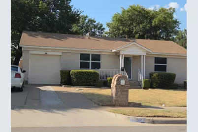 1017 E Spurgeon Street, Fort Worth, TX 76115 - Photo 1