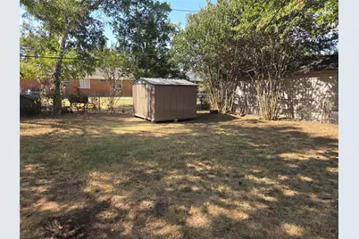 1017 E Spurgeon Street, Fort Worth, TX 76115 - Photo 3