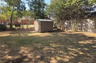 1017 E Spurgeon St, Fort Worth, TX 76115 - Photo 3