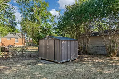 1017 E Spurgeon Street, Fort Worth, TX 76115 - Photo 19