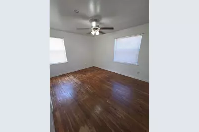 1017 E Spurgeon Street, Fort Worth, TX 76115 - Photo 5