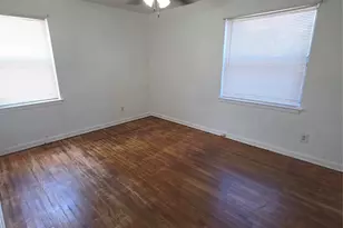 1017 E Spurgeon St, Fort Worth, TX 76115 - Photo 5