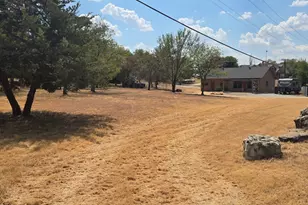 139 Pecan Dr, Gainesville, TX 76240 - Photo 1