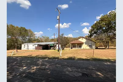 520 N Mlk Avenue, Wortham, TX 76693 - Photo 1