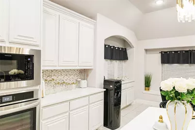324 W Milas Lane, Glenn Heights, TX 75154 - Photo 9