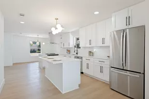 9102 Lindaro Ln, Dallas, TX 75228 - Photo 11