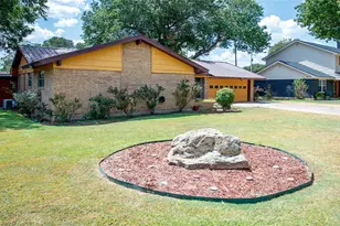 1009 W Edwards, Olney, TX 76374 - Photo 3