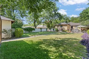 115 Bellevue Dr, Cleburne, TX 76033 - Photo 33