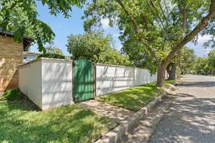 115 Bellevue Dr, Cleburne, TX 76033 - Photo 7
