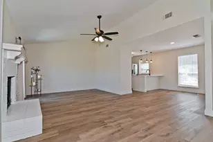 1609 Country Ln, Arlington, TX 76018 - Photo 5