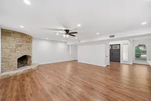 2105 Wilson Dr, Arlington, TX 76011 - Photo 11