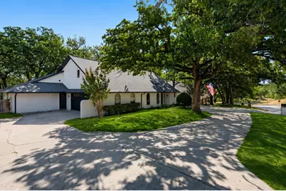2105 Wilson Drive, Arlington, TX 76011 - Photo 1