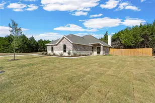 425 Water Crest Ln, Glenn Heights, TX 75154 - Photo 3
