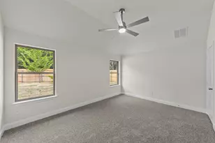 425 Water Crest Ln, Glenn Heights, TX 75154 - Photo 11