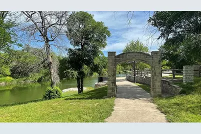 1207 NE Barnard Street, Glen Rose, TX 76043 - Photo 7