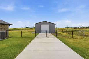 6941 Eagle Crk Dr, Godley, TX 76044 - Photo 5