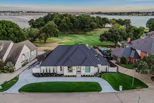 28 Victoria Dr, Rowlett, TX 75088 - Photo 1