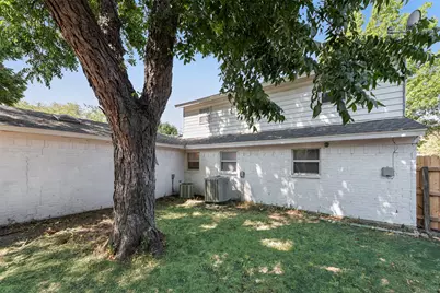 721 Thompson Drive, Saginaw, TX 76179 - Photo 31
