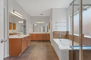 2236 Sparrow Hawk Ct, Grand Prairie, TX 75052 - Photo 19