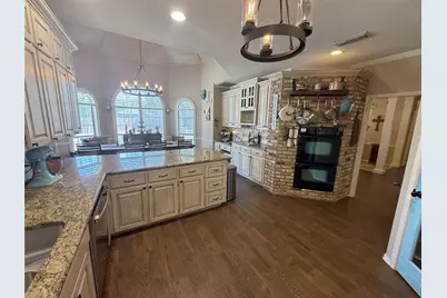 100 Kings Row Drive, Mansfield, TX 76063 - Photo 9