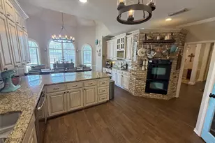 100 Kings Row Dr, Mansfield, TX 76063 - Photo 9