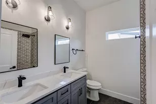 2501 Lenway St, Dallas, TX 75215 - Photo 33