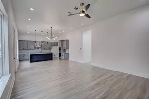 2501 Lenway St, Dallas, TX 75215 - Photo 11