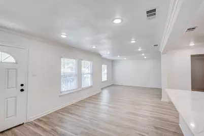 805 Crockett Street, Garland, TX 75040 - Photo 3