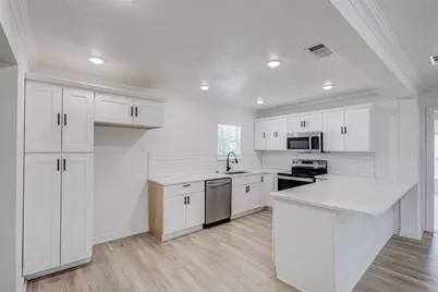 805 Crockett Street, Garland, TX 75040 - Photo 11