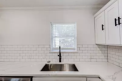 805 Crockett Street, Garland, TX 75040 - Photo 15