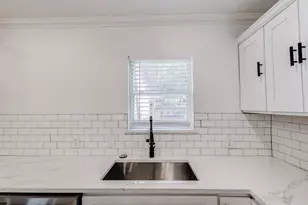 805 Crockett St, Garland, TX 75040 - Photo 15
