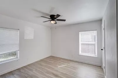 805 Crockett Street, Garland, TX 75040 - Photo 5