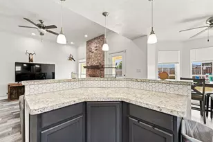 220 Knight Ln, Lacy Lakeview, TX 76705 - Photo 27
