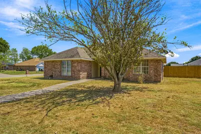 220 Knight Lane, Lacy Lakeview, TX 76705 - Photo 7