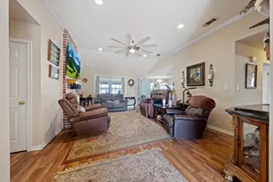 105 Topaz Cir, Hewitt, TX 76643 - Photo 3
