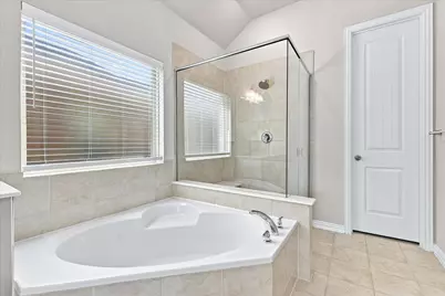 1005 Rosebay Drive, Fort Worth, TX 76247 - Photo 23