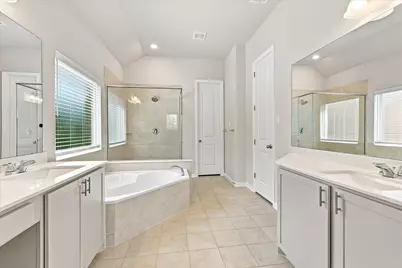 1005 Rosebay Drive, Fort Worth, TX 76247 - Photo 19