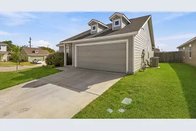 2901 Questa Street, Fort Worth, TX 76119 - Photo 3